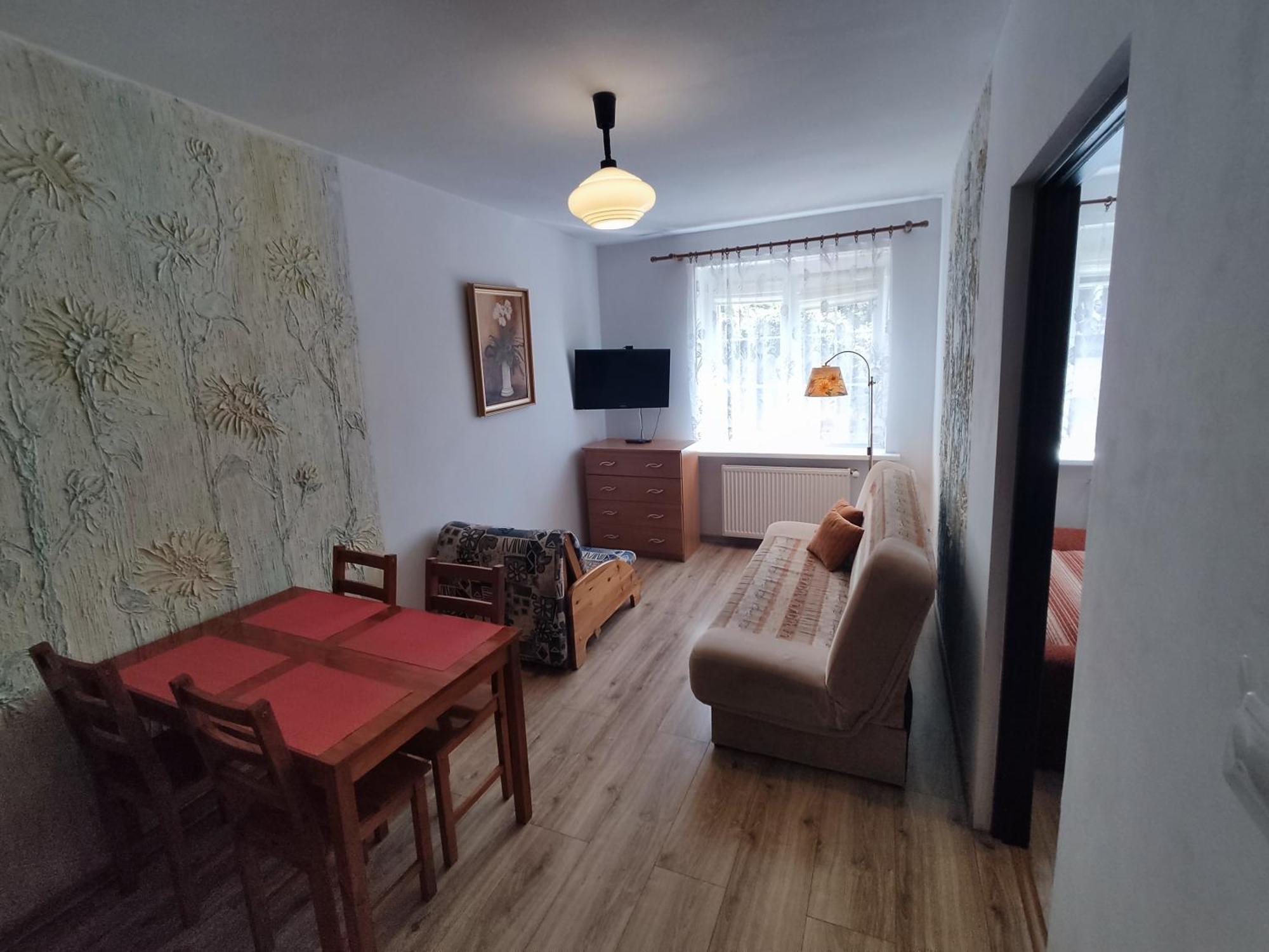 Goscinne Perlowa Проживання в сім'ї *
